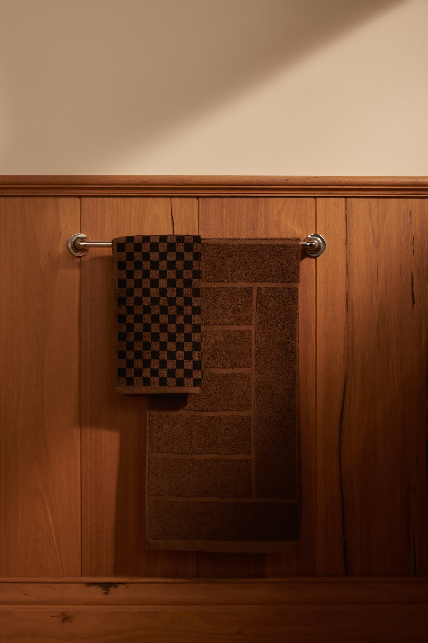Josephine Hand Towel: Tabac & Noir
