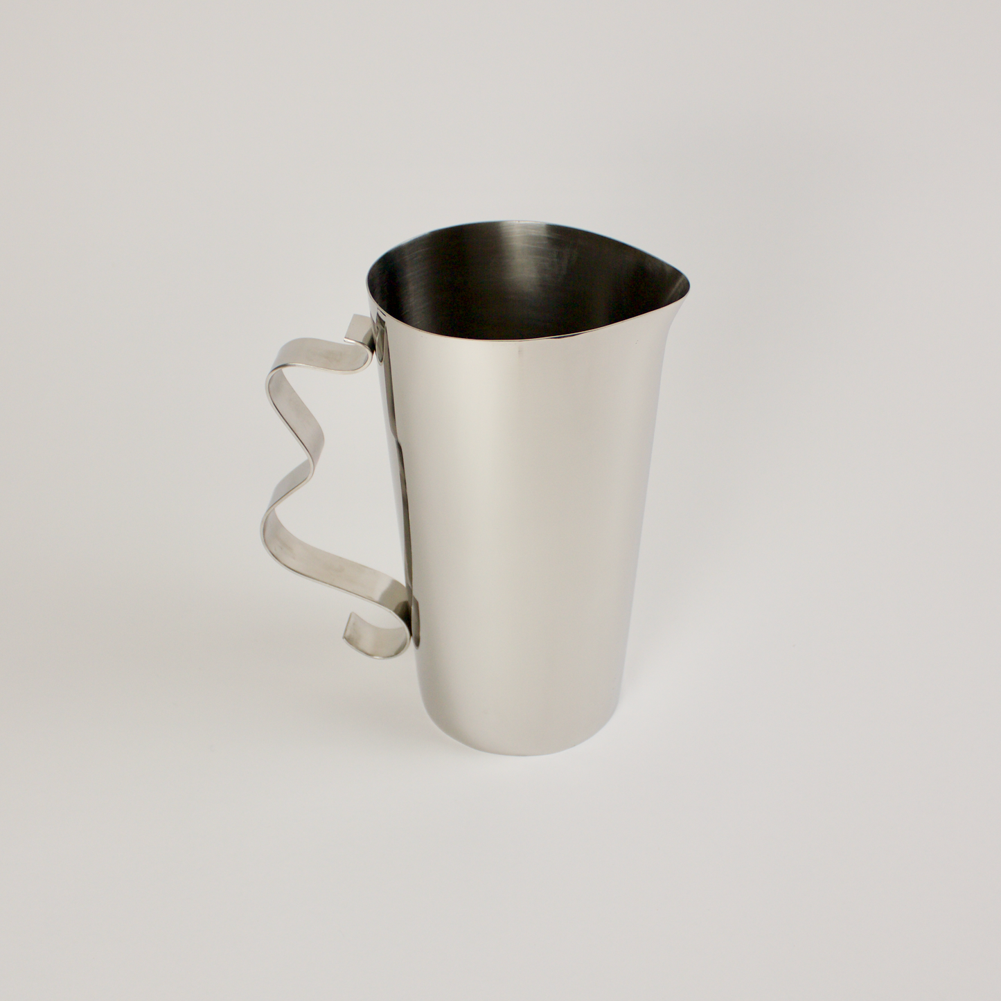 Squiggle Pitcher