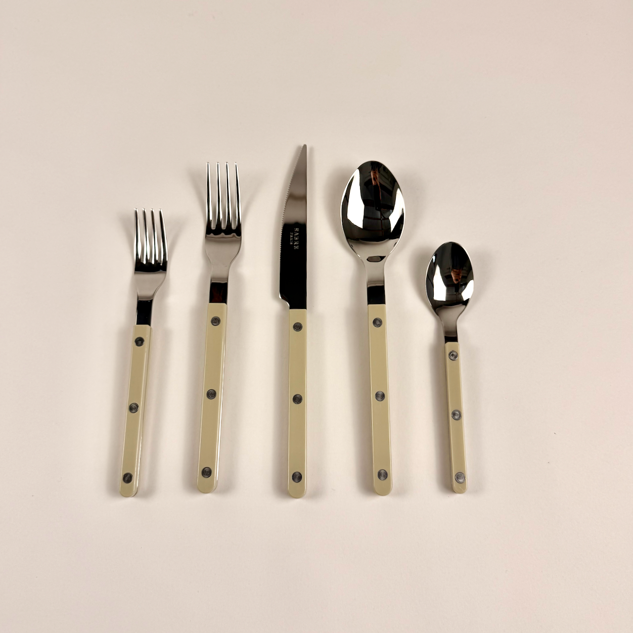 Bistrot 5-Piece Cutlery Set: Light Khaki